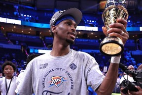 乐鱼入口 -里程碑夜印第安纳步行者伤情更新，全明星赛今晚刷纪录，赛场秩序良好，轮换策略成焦点(nba2009全明星赛印第安人)