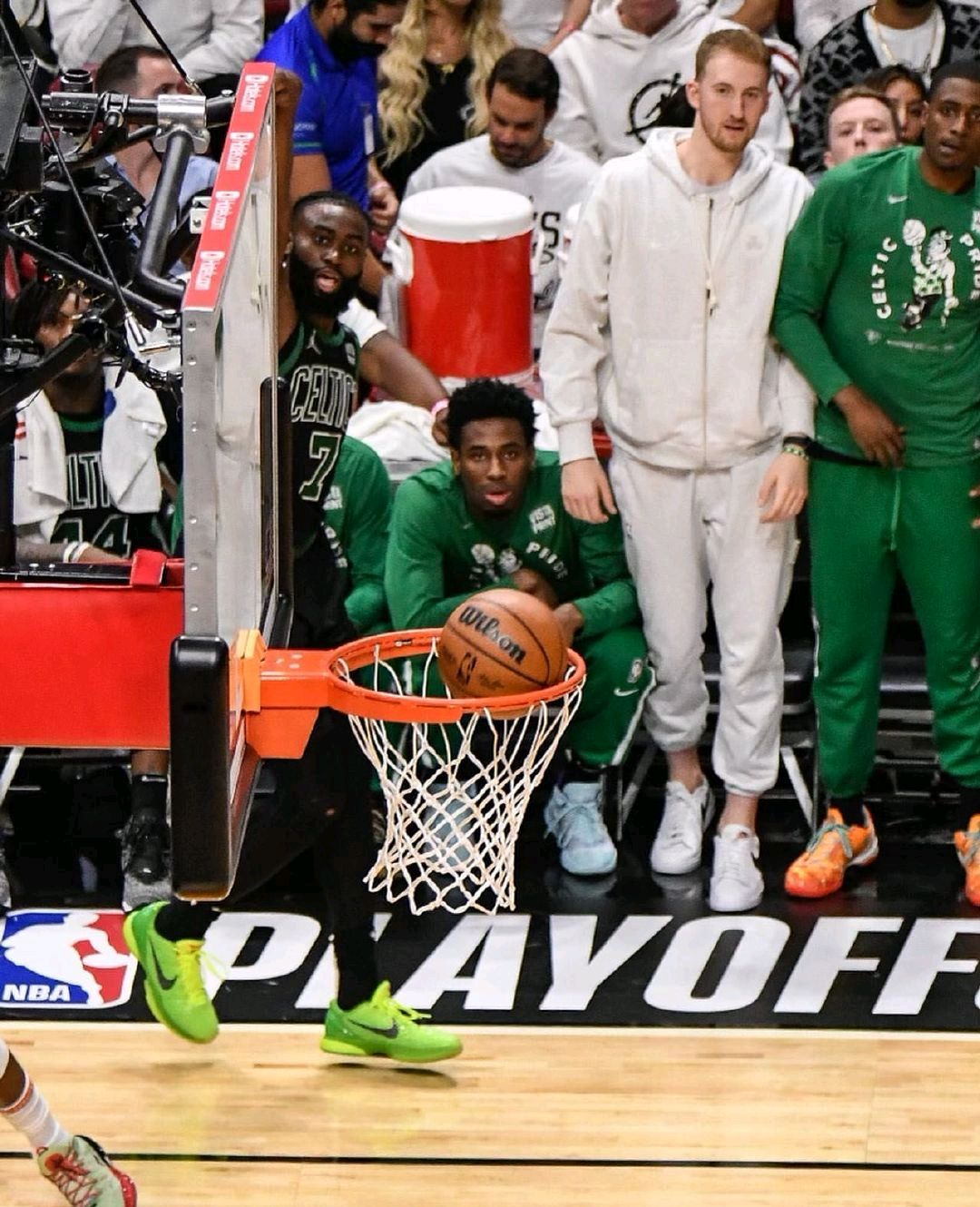 波士顿凯尔特人迎欧超杯关键赛，今夜复出首秀，信心回归，球探报告显示潜力的简单介绍