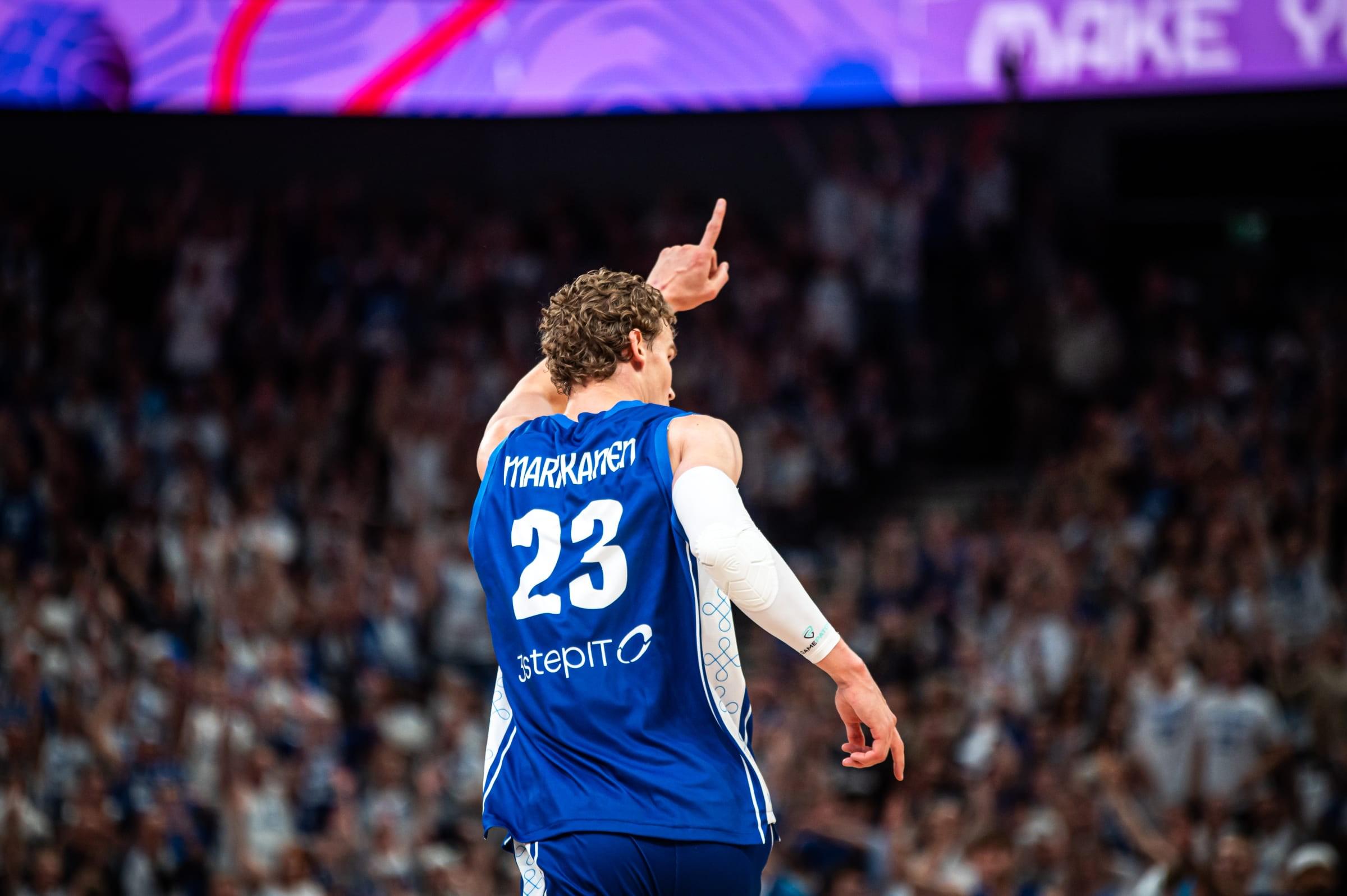 包含今晚浙江队备战欧篮联风云突变摩纳哥国际比赛日回应争议，现场解说直呼：内马尔与80激战巴黎圣日耳曼分钟的词条